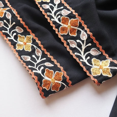70s embroidered design sleeve maxi dress