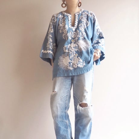 70s angel sleeve peacock embroidered blouse