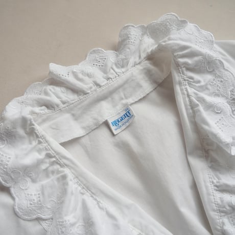 "REGENT" folk lace ruffle blouse