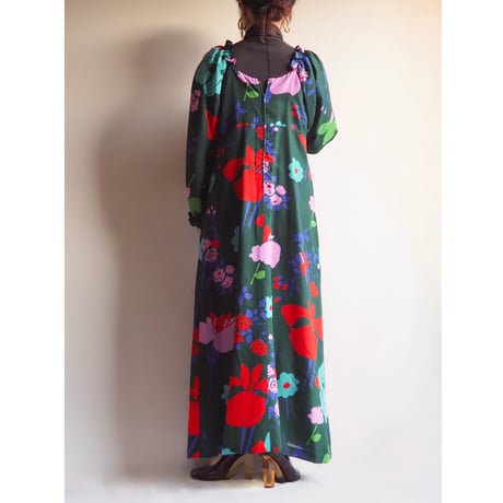 70s "Courtaulds Tricel" puff sleeve floral maxi dress