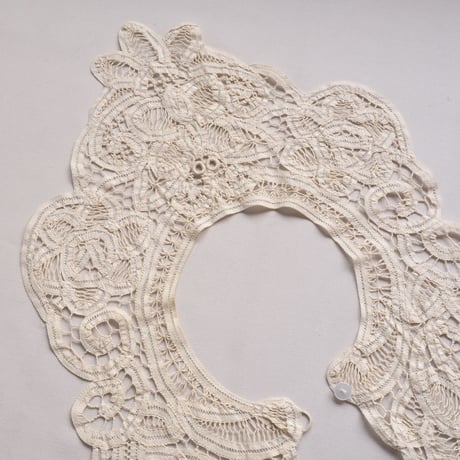 vintage battenberg lace collar