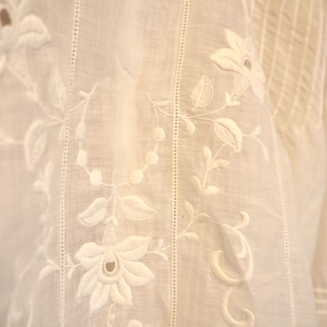 10〜20s edwardian floral embroidered blouse