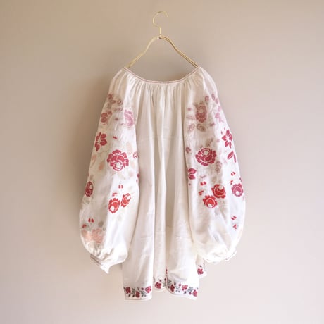 vintage ukrainian embroidered blouse