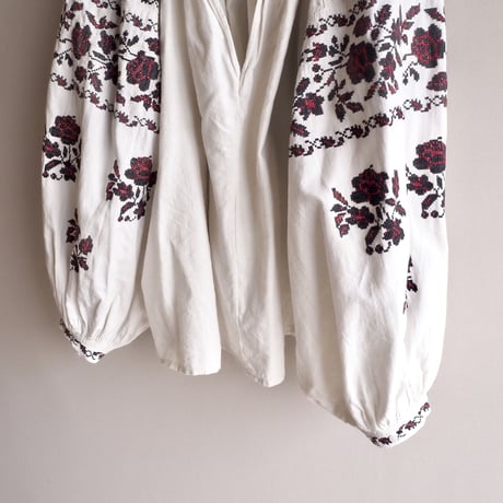 vintage ukrainian embroidered blouse