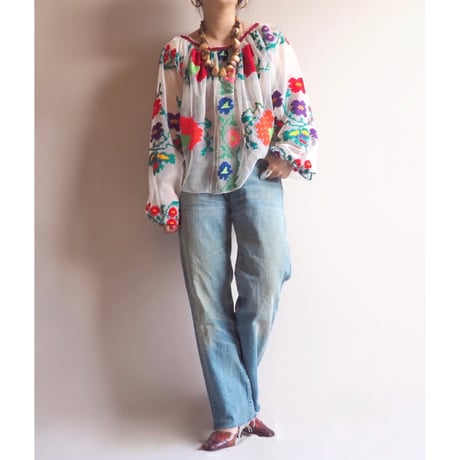 60〜70s romanian sheer embroidered blouse