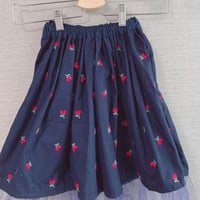 子供服　花柄刺繍チュールスカート１２０−１３０