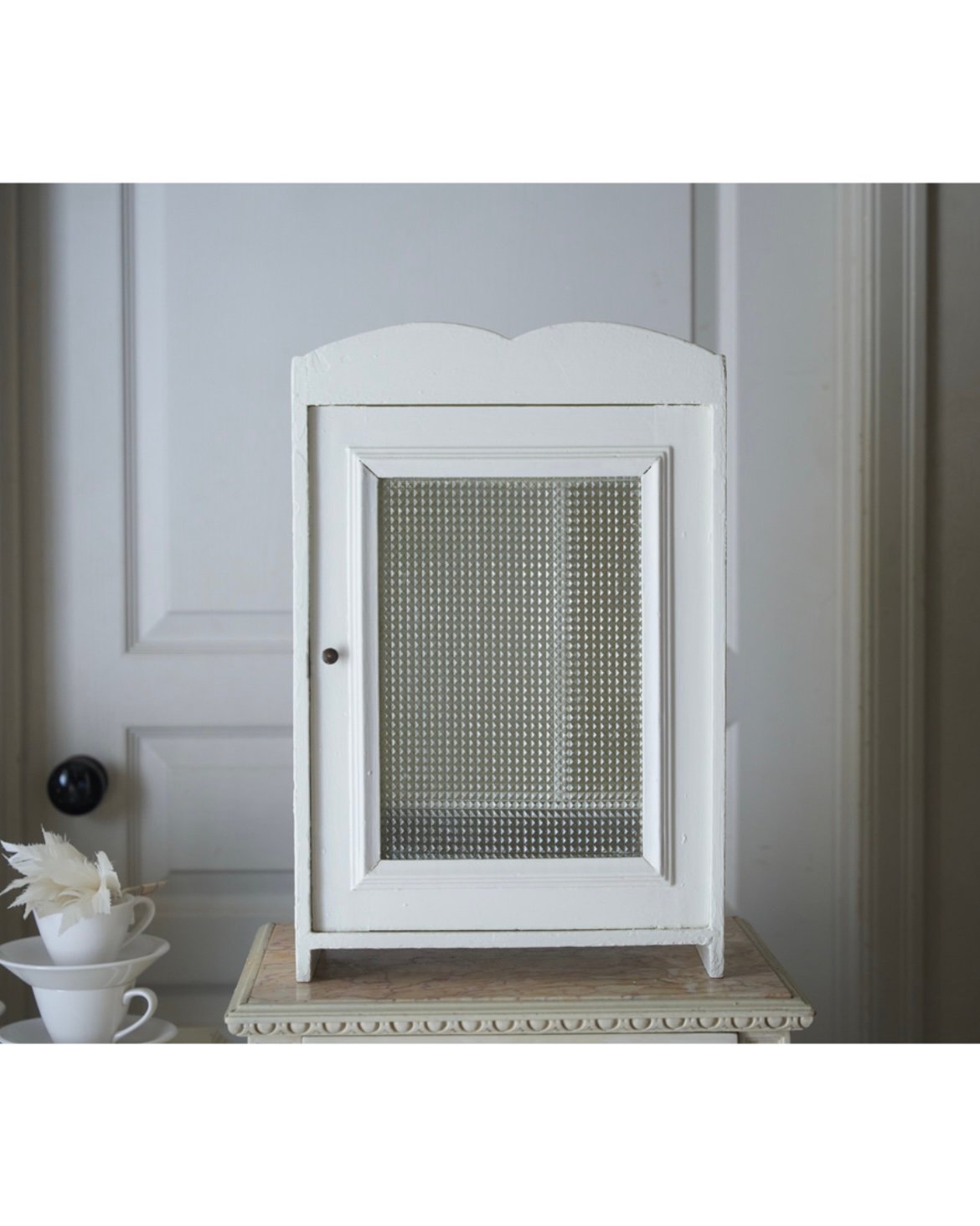 フランスアンティーク 置き型 壁掛け ガラス扉のキャビネット