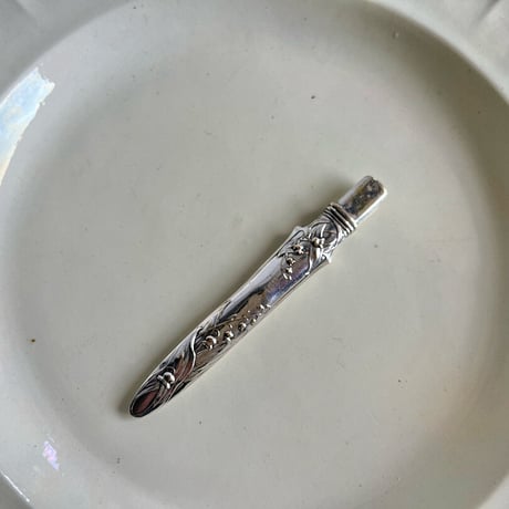 鈴蘭のペン軸と鈴蘭 ペンシルケース silverplate 銀 ニードルケースとして フランスアンティーク スズラン