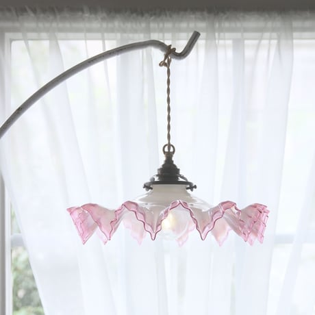 フェントン フレンチ オパールセント ラッフルシェードランプ ピンクフレークガラス オパールセントフリルエッジ ランプシェード