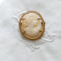 フランスアンティーク ブローチ シェル 傷みのない綺麗な状態です。