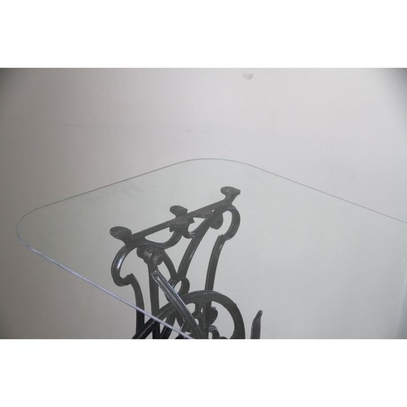 ADLER ヴィンテージミシン脚ガラスデスク 6238f76ed6adc04543f78782535605