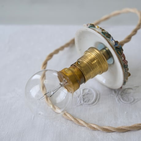 ペンダントランプ 花束みたいなペンダントランプ 陶器製 引掛シーリング B22電球付き フランス アンティークランプ