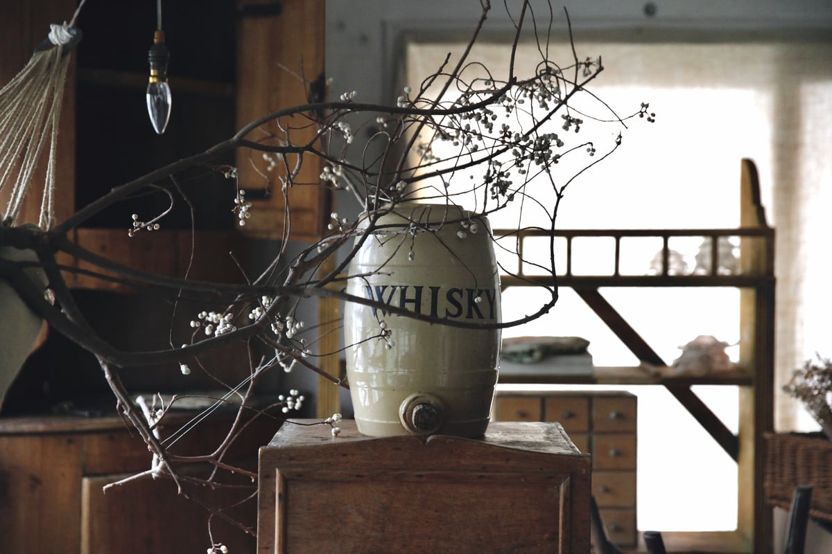 ウィスキーサーバー　骨董品 イギリスアンティーク ウイスキーサーバー 美品 高さ約30cm