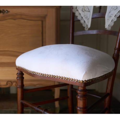 フランスアンティーク チェア 椅子 イニシャル刺繍 葡萄柄 アンティーク椅子