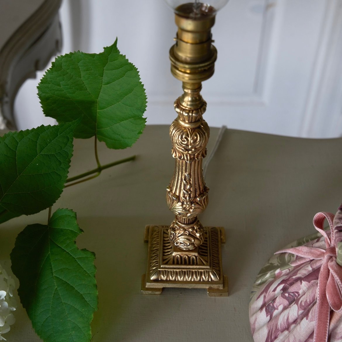 メンテナンス済み アンティークランプ シェードとランプ コード 手元