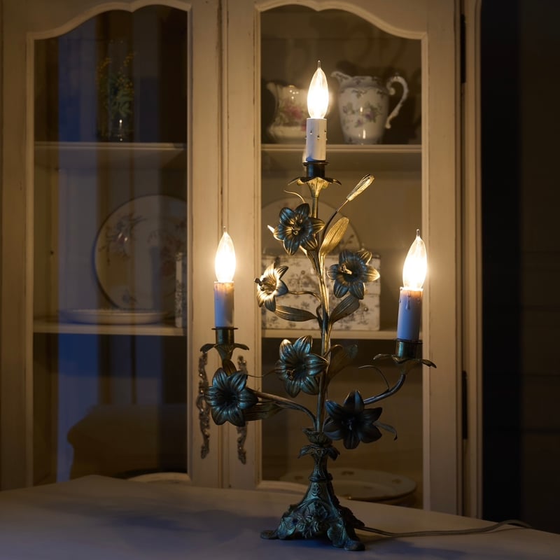 フランスアンティーク　3灯テーブルランプ フランスアンティーク照明 テーブルランプ.3 デスクランプ