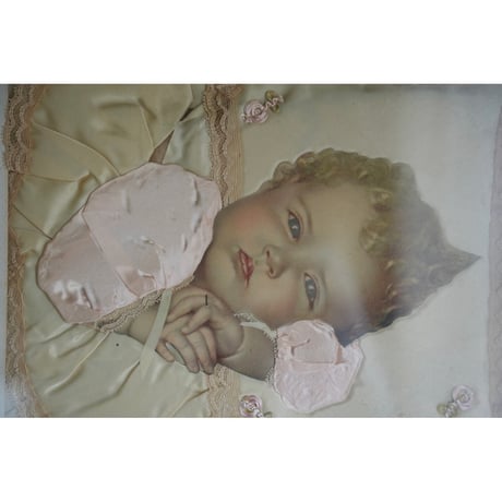 ドールの装飾額 額 壁掛け アンティーク布 コレクション 42.5cm×24cm