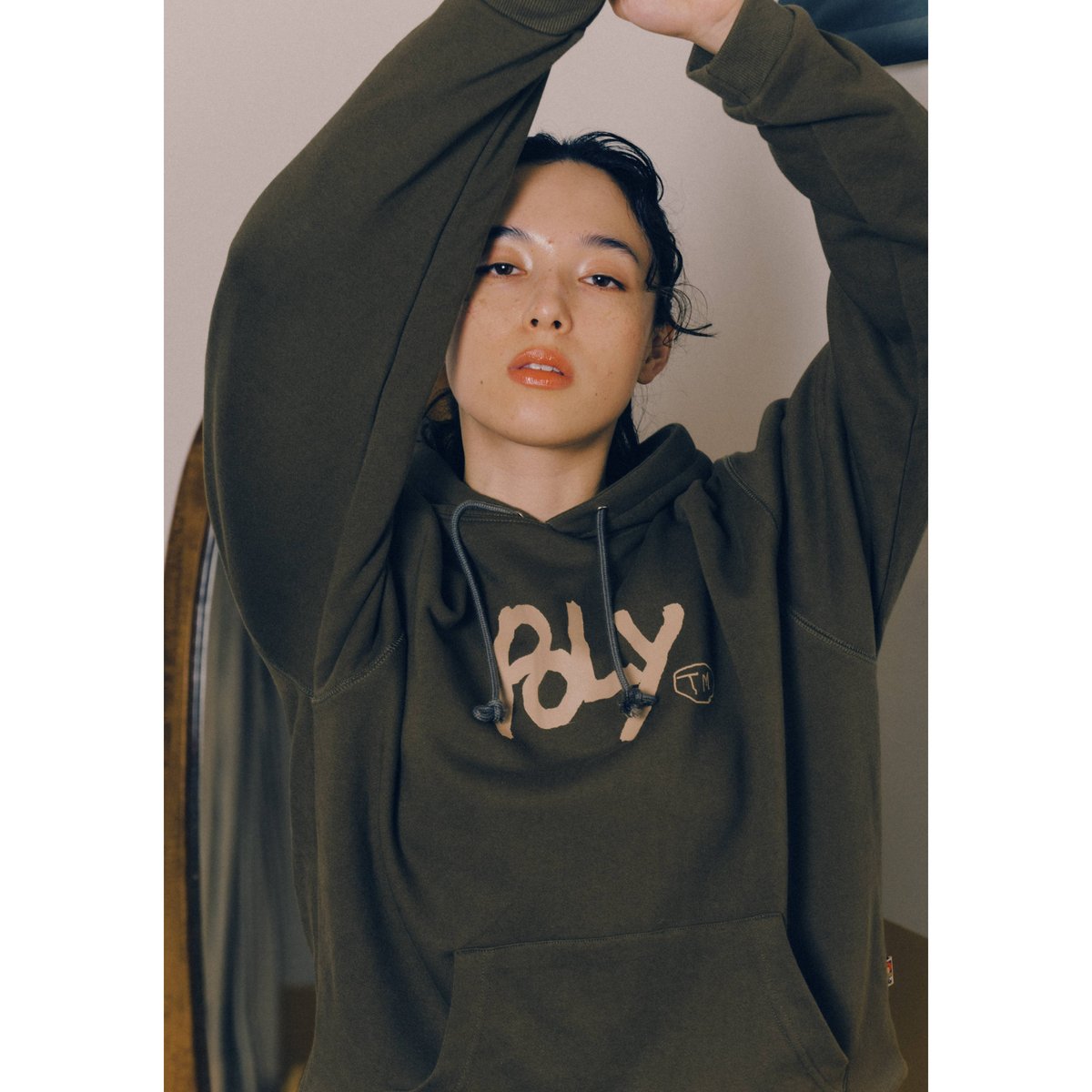 た*ぬ様 【限定値下げ】eaphi LOGO BIG SWEAT brown s Eaphi LOGO BIG SWEAT brown 2 - メルカリ