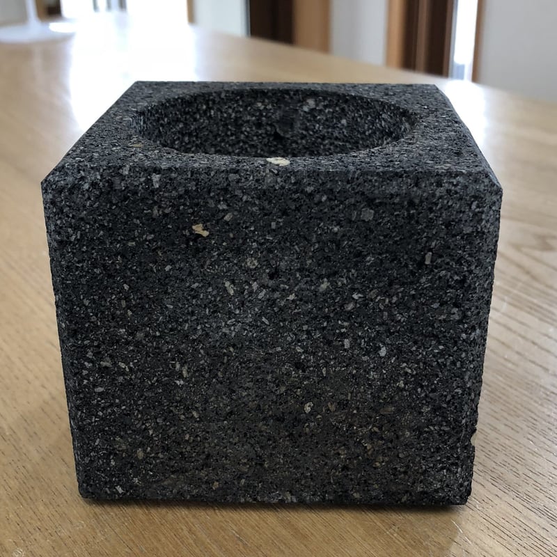 植木鉢】【国産溶岩石・大谷石】 溶岩石フラワーポット(角) サボテン