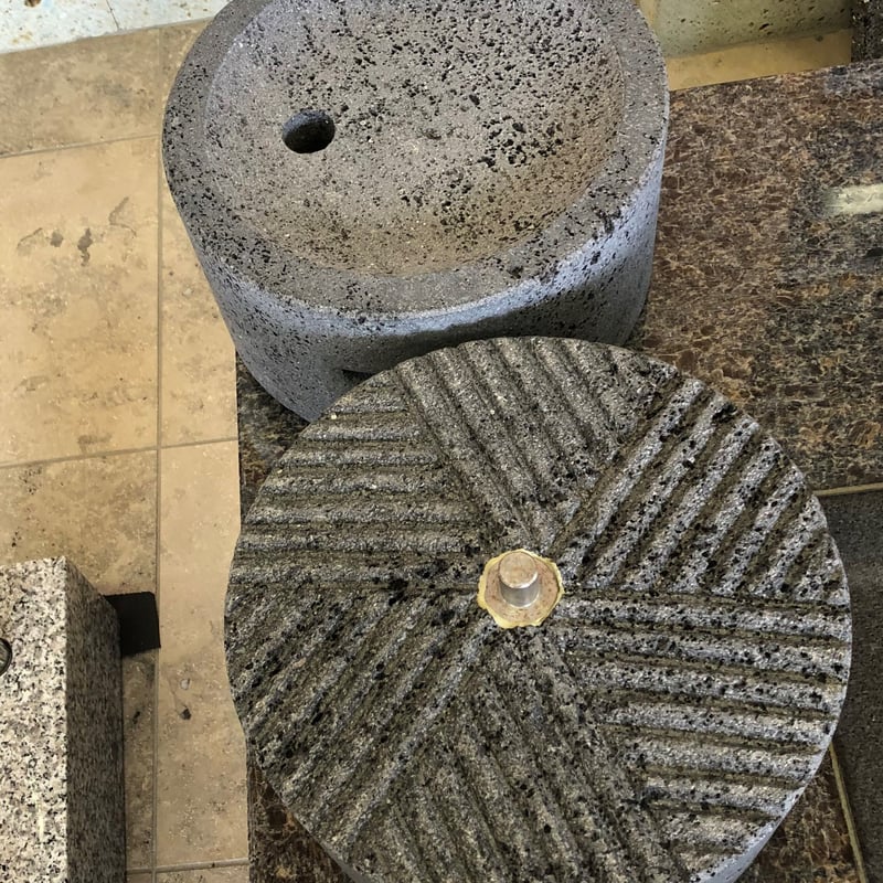 飛騨溶岩石臼 蕎麦挽き 石臼 手作り 手引き石臼 そば用石臼 石うす直径