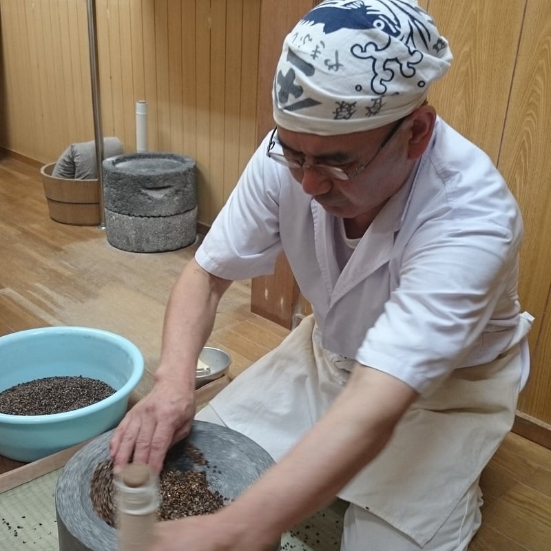 飛騨溶岩石臼 蕎麦挽き 石臼 手作り 手引き石臼 そば用石臼 石うす直径