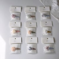 single flower clip