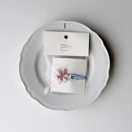 single flower clip