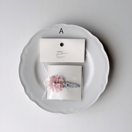 single flower clip