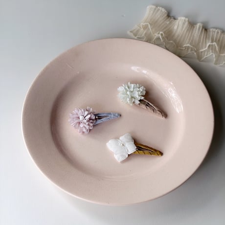 single flower clip