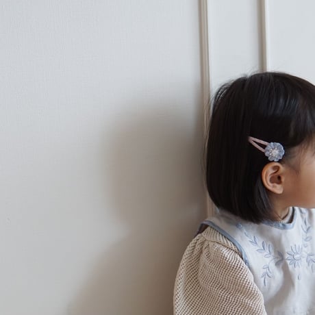 single flower clip