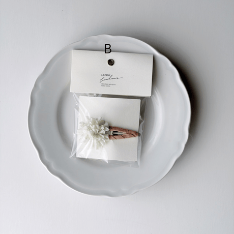 single flower clip