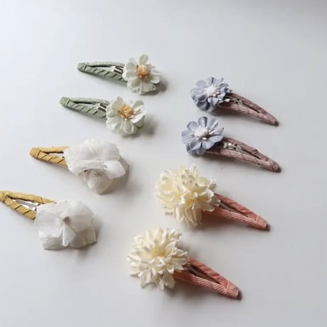 single flower clip