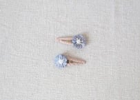 single flower clip -blue margaret-