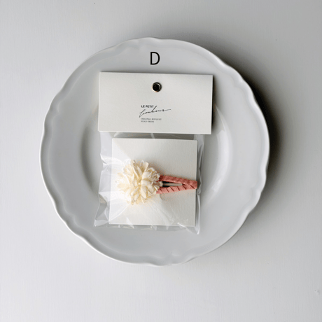 single flower clip