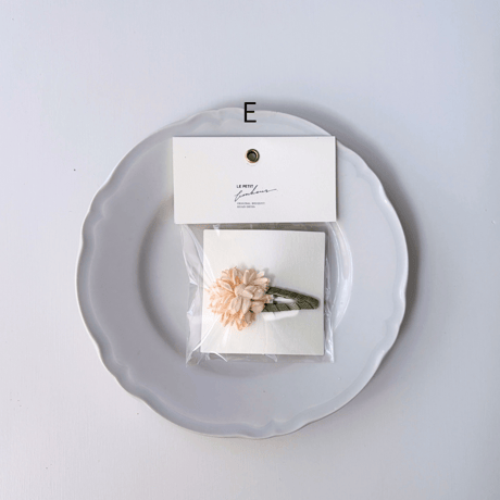 single flower clip