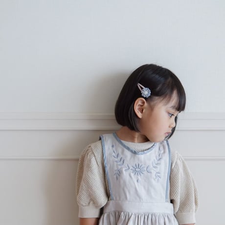 single flower clip