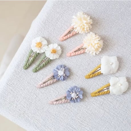 single flower clip