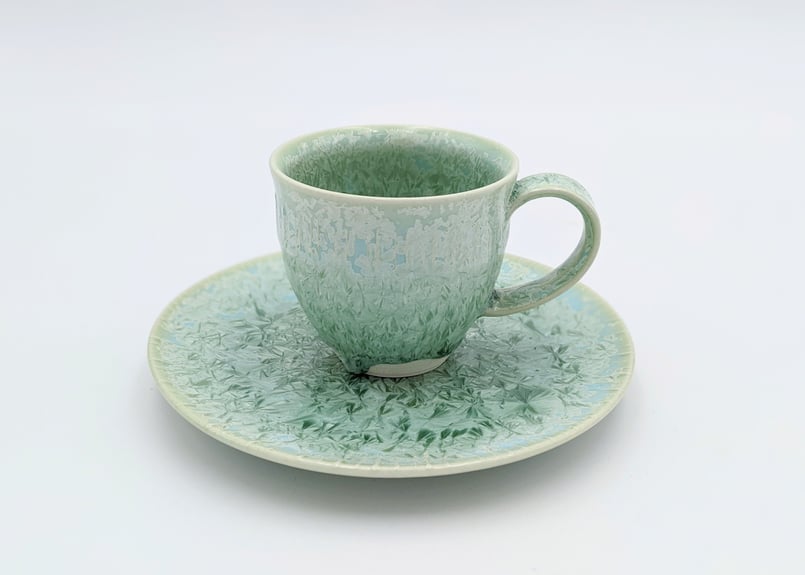E28 雪結晶釉カップ＆ソーサー 緑 | 大雪窯オンラインショップ