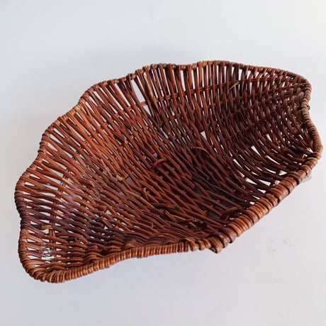 VTG Shell shape straw basket