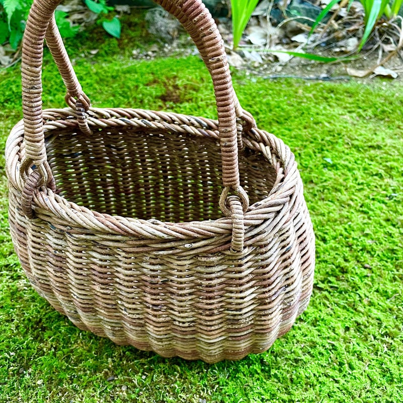 あけび　かご　バック　丸型 あけび蔓かごバッグ 妻胴張リング小（巾着付） | 石見銀山 群言