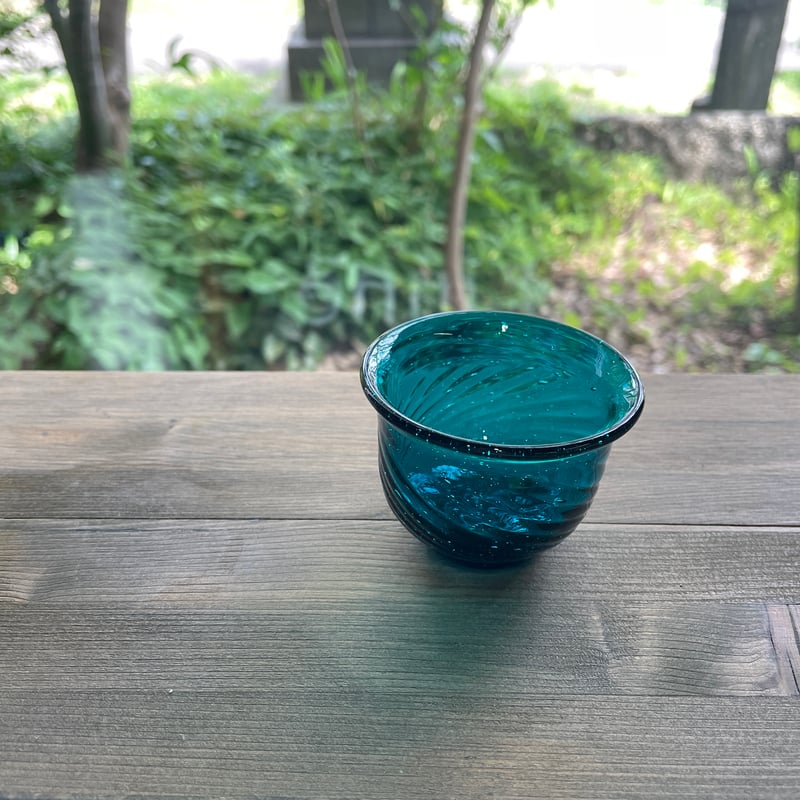 倉敷ガラス 小谷栄次 ぐい呑み（クリア／薄青／青） | Linné