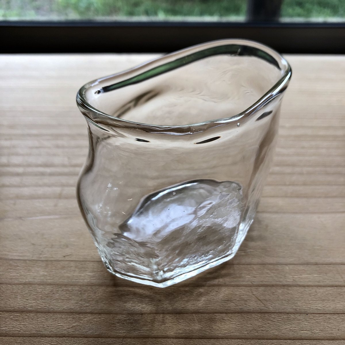 安土草多 ガラス 面取り花器 | Linné