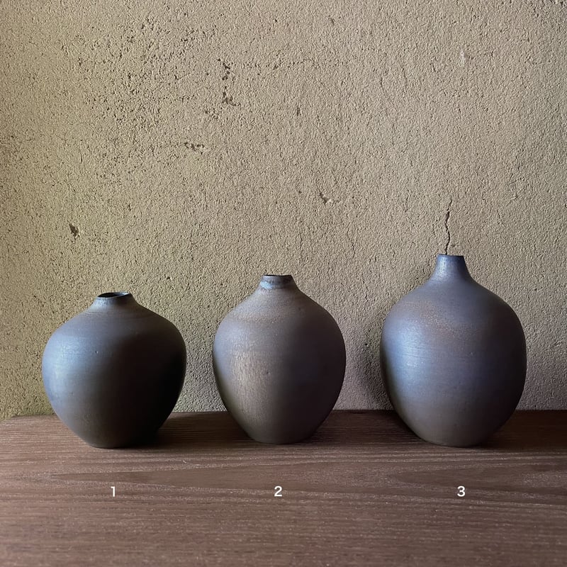 喜田美智子 一輪挿し（ブロンズ）1・2・3 | Linné