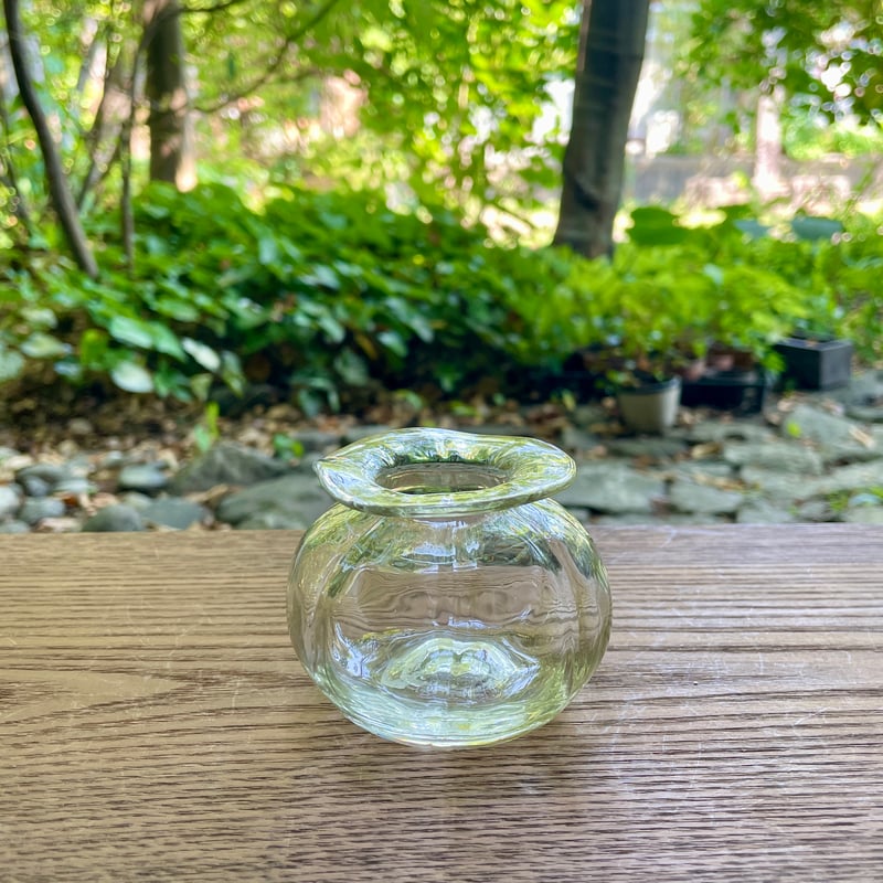 断捨離ラリック花瓶　飾ってました　高さ20㎝弱　一輪挿しにも　少しの束のお花にも gp002-100-1.jpg