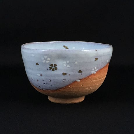 灰釉桜花絵茶碗
