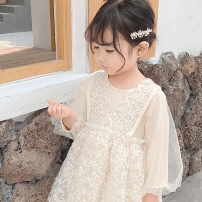 即納】とっても上品♡レースのふわふわ白ワンピース | moka. 即納】とっても上品♡レースのふわふわ白ワンピース | moka.