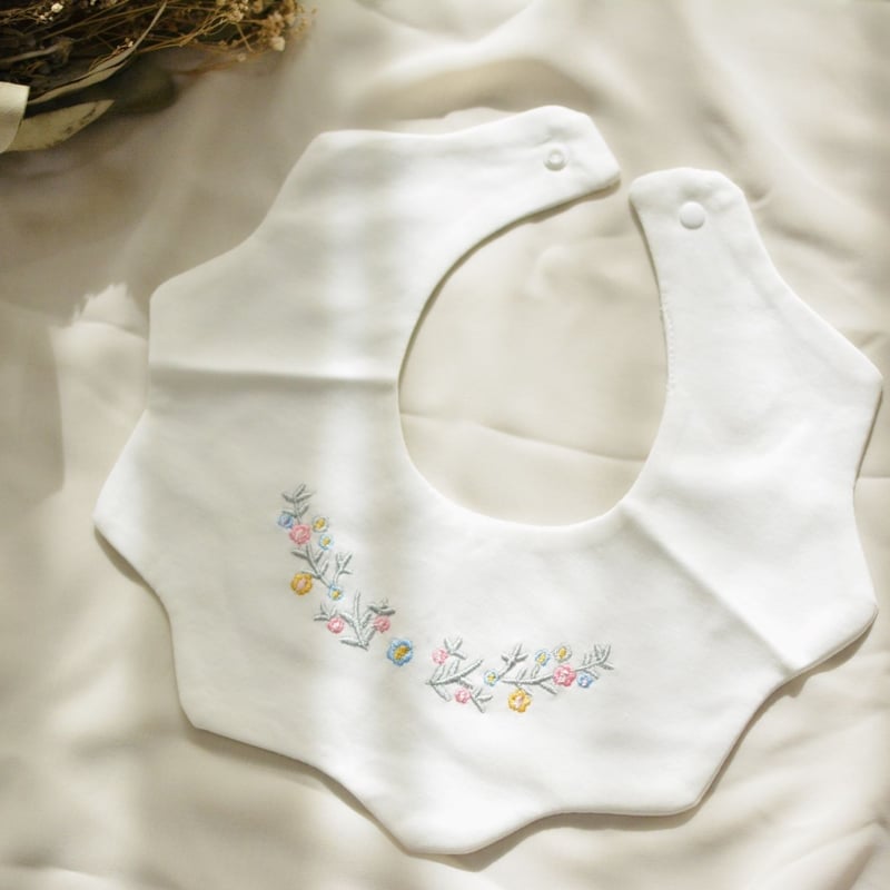 即納】やさしいお花の刺繍が可愛い…♡なみなみスタイ よだれかけ 出産