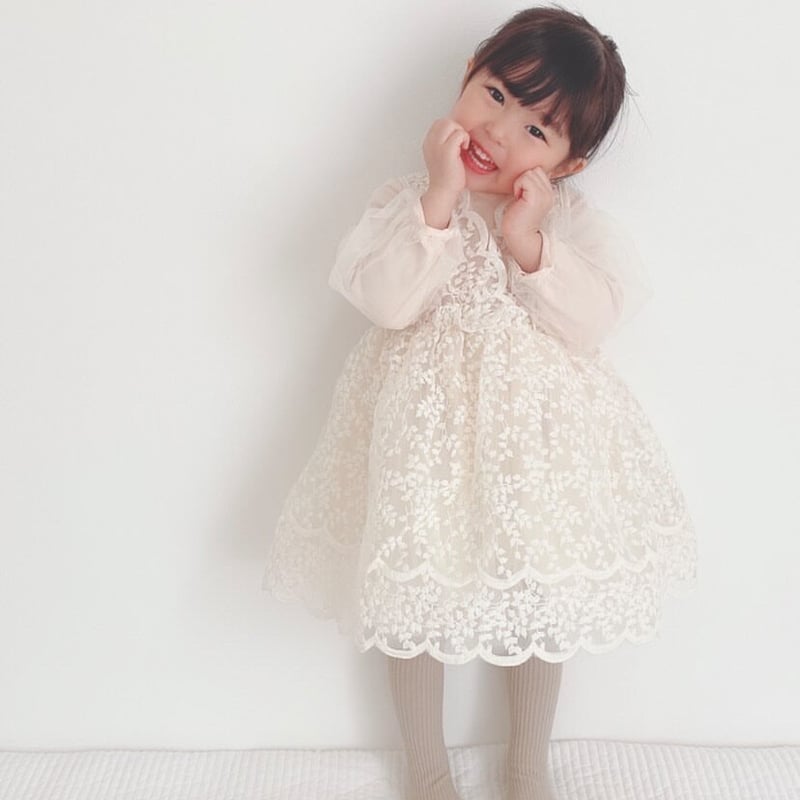 即納】とっても上品♡レースのふわふわ白ワンピース | moka. 即納】とっても上品♡レースのふわふわ白ワンピース | moka.
