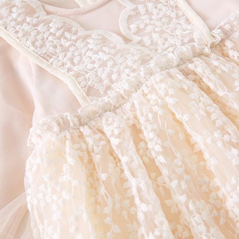 即納】とっても上品♡レースのふわふわ白ワンピース | moka. 即納】とっても上品♡レースのふわふわ白ワンピース | moka.