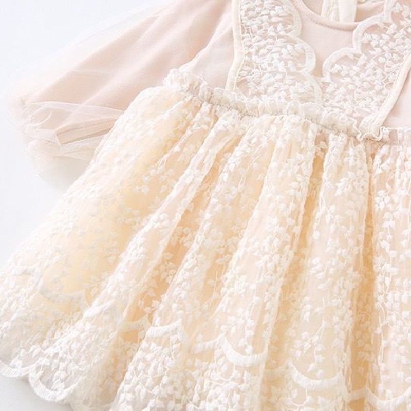 即納】とっても上品♡レースのふわふわ白ワンピース | moka. 即納】とっても上品♡レースのふわふわ白ワンピース | moka.